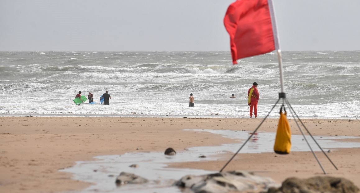 Anomaly detection in beach water quality using neural networks