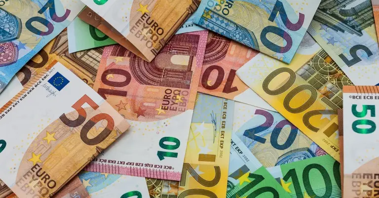 Banknote authentication